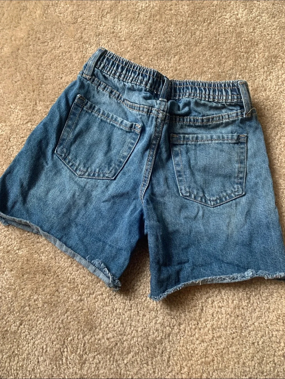 NWOT Midi Girls Medium Wash Denim Mildly Distressed Shorts Size 8